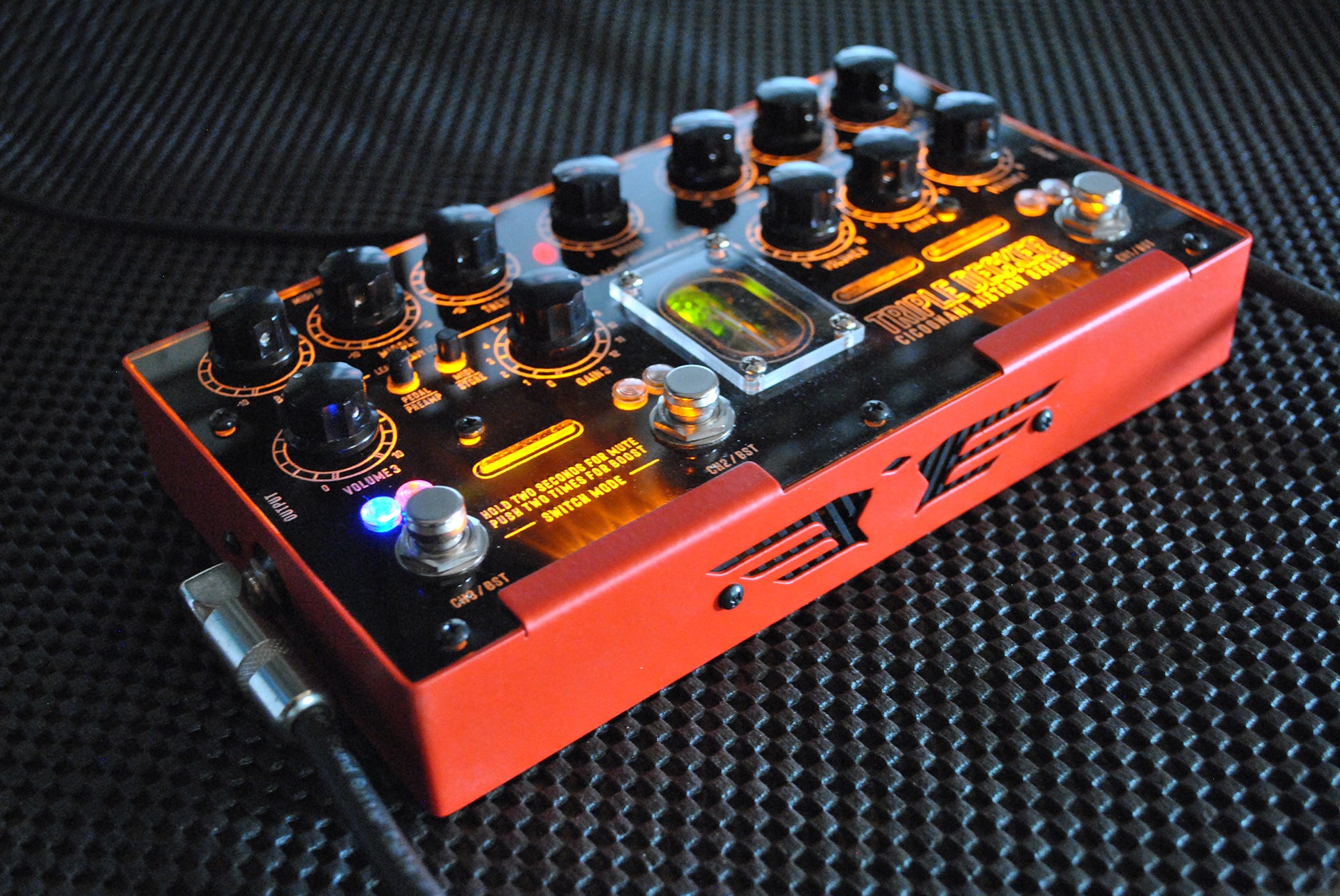 tube preamp pedal TRIPLE DECKER 3-Channel Tube Preamp w/ MIDI – Godlyke Distributing, Inc